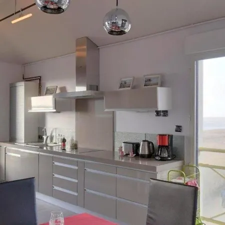 Chatelaillon-plage: 4 Pieces, 6 Pers, Terrasse, Wifi * Châtelaillon-Plage