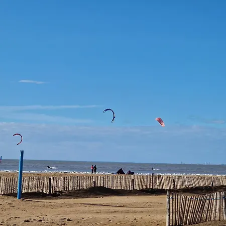 Chatelaillon-plage: 4 Pieces, 6 Pers, Terrasse, Wifi Appartement