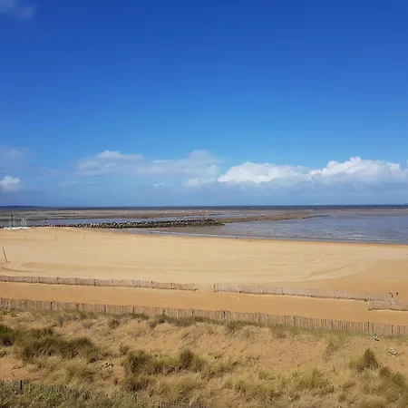 Chatelaillon-plage: 4 Pieces, 6 Pers, Terrasse, Wifi